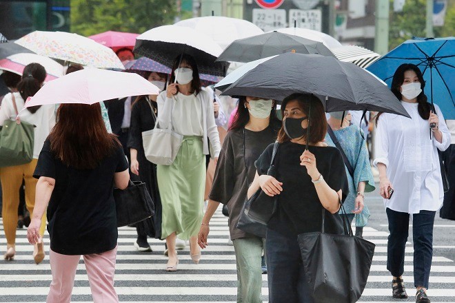 VOX POPULI: Um, where's the heat? Feeling out of sorts in Tokyo as