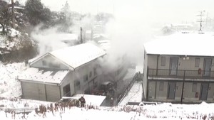 ３階建て集合住宅２階から出火　焼け跡から１人の遺体　３人けが　仙台・太白区