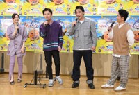 ジャングルポケットのトークに爆笑する北川景子（左端）＝東京・早稲田アバコスタジオ（撮影・棚橋慶太）