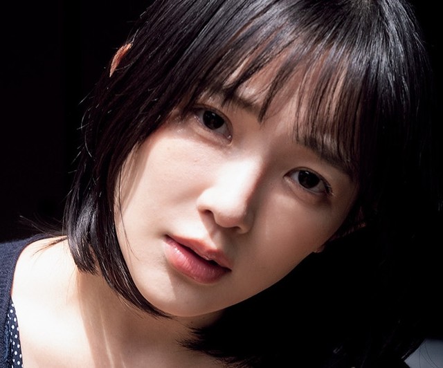 天木じゅん（撮影／佐藤裕之　スタイリング／伊井田礼子　ヘアメイク／花房みなみ）