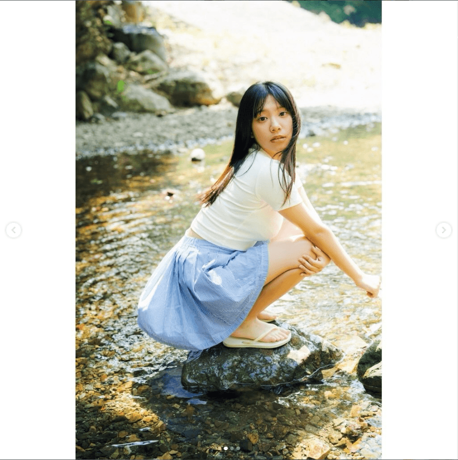 「FLASH」（26年1月7日発売号）に登場した細谷さらのオフショット　本人のインスタグラム（@sara_610610）より＝2026年1月7日投稿