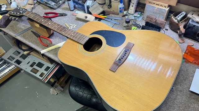 弦を取って修理／れんたろさん（@rentaro_77）提供