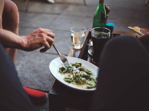 「一生のうち、親とあと何日一緒にいられるんだろう？」。いつも振り返る