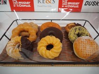 シンガポール1号店で販売されるドーナツの一例