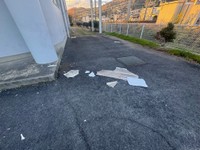 落下した軒天ボード　提供：香川県