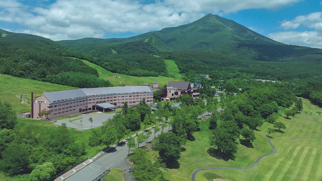 マウンテンリゾートでたしなむ、会津文化と旬。<br>Article：RESORT