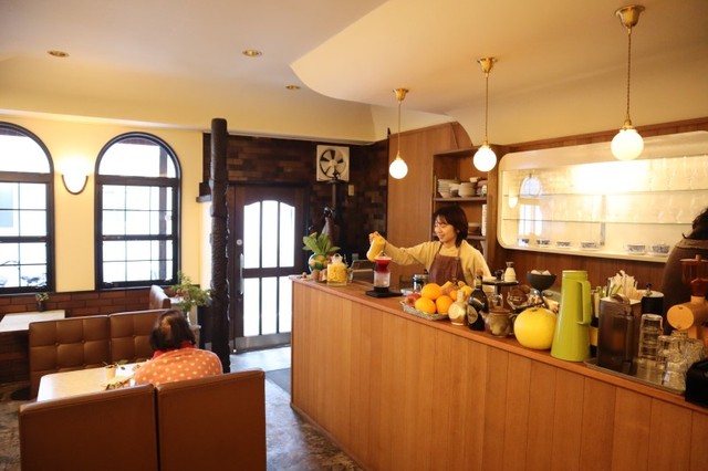 純喫茶の雰囲気を残すくる実の店内