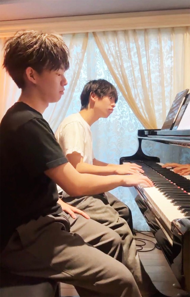 Instagramではインスタライブでピアノを披露することも（Instagram「annies_piano_twins」より）
