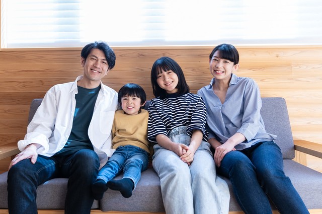 約4人に1人が「子どもの小学校入学に伴い、就業スタイルに何らかの変化があった」　※画像はイメージです（milatas/stock.adobe.com）