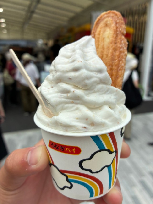 【万博で絶品アイス！4選】No.4 うなぎパイジェラート（うなぎパイ／現750円）。