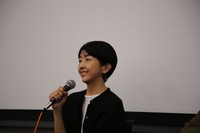 ティーチインを行う早川千絵監督＝武蔵野美大