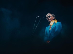 ロシアと中国　言論統制下のロッカーたち　侵攻に反対、都市封鎖の不満を代弁　