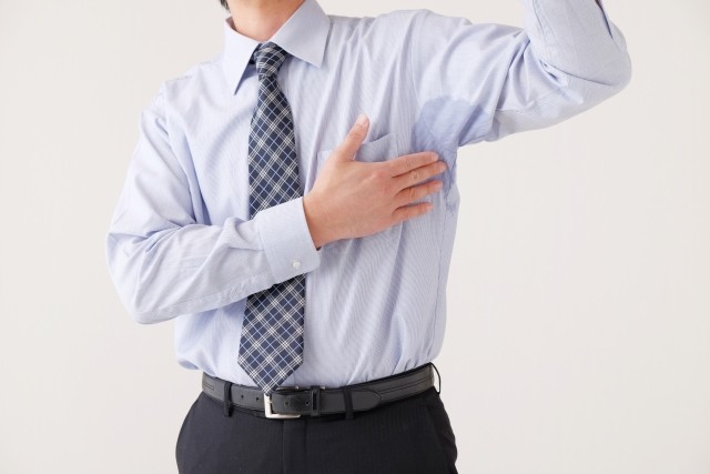 「若いのに加齢臭？」皮膚科医からのひと言に驚いたその理由は？（photoACより「AKO110」さん撮影、イメージ画像）