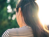 同じ髪色の母のために。三度目のヘアドネーションに向けて髪を伸ばす