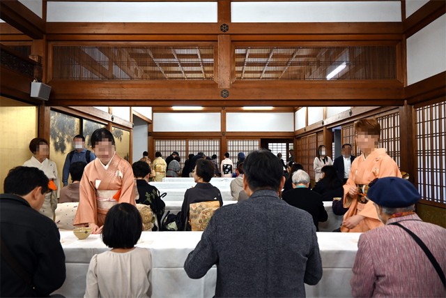 お茶席の様子（２０２５年１１月３日撮影）