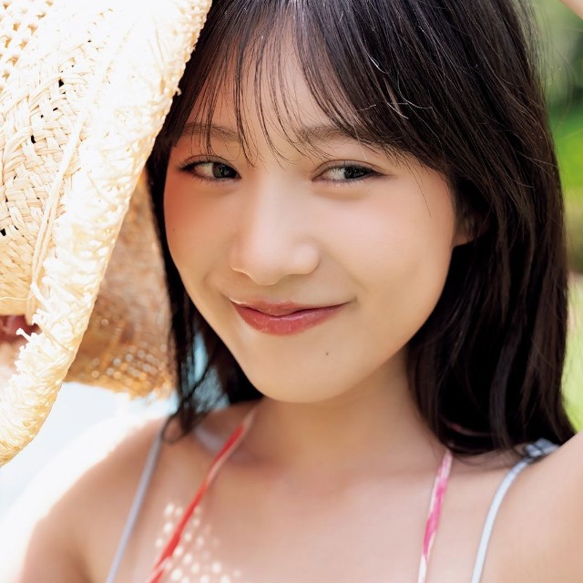 横野すみれ（撮影／唐木貴央 ヘアメイク／海瀬志津奈（JULLY）　スタイリング／KAN）