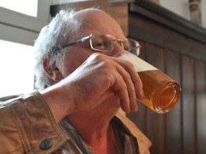 ビールなら大量に飲めると思ってしまう秘密はアルコールにあり　痛風、依存症の弊害も