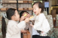 ひなちゃんもお世話好きのいいお姉ちゃん（提供：hika（3児のママ）さん）