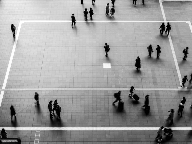 大阪駅の様子　※この画像はイメージです（Takamori Miyagishi/adobe.stock