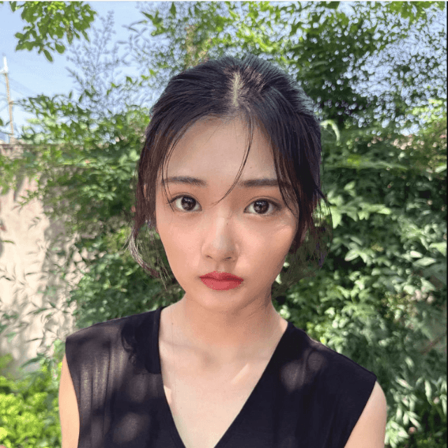 「FLASH」（26年9月15日発売号）に登場した舞香のオフショット　本人のX（@i_maika1121
）より