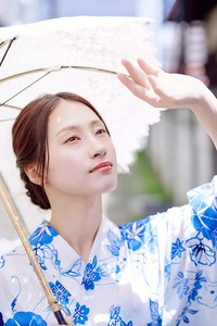 澄田綾乃デジタル写真集『アイスキャンディーが溶けるまで』（撮影：熊谷 貫、発行：ワニブックス）