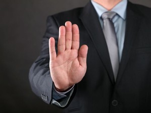 「No」を連発するネガティブチェッカー上司、対策のヒントは自衛隊のリーダー教育