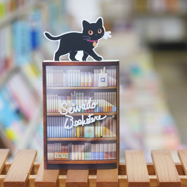 「猫と本棚」（正和堂書店提供）