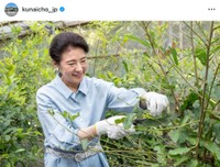 皇后陛下が養蚕に取り組まれる様子（宮内庁の公式インスタグラムから）