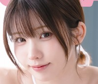 「BUBKA6月号」(白夜書房)の表紙＆巻頭グラビアを飾る人気コスプレイヤーのえなこ