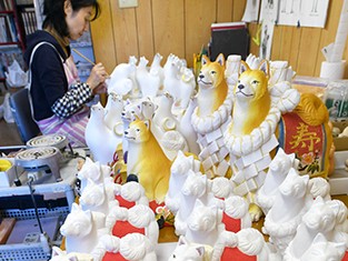 来年の干支は犬！ 人気の柴犬が博多人形になったワン