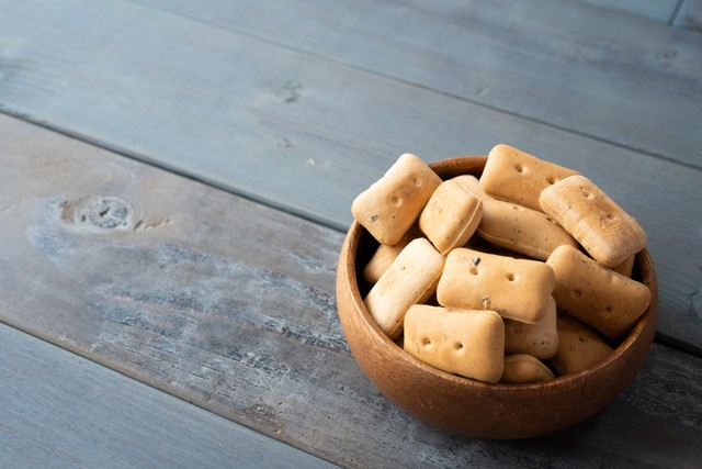 非常食を備蓄している方も多いのではないでしょうか※画像はイメージです（Hanasaki/stock.adobe.com）