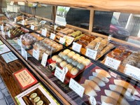 店頭には季節の生菓子も多くならびます
