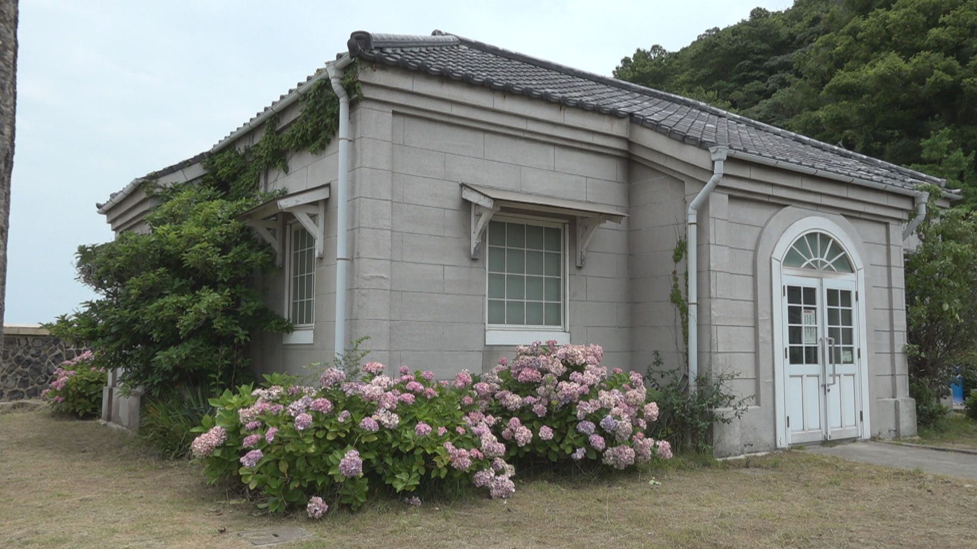 男木島の灯台資料館とキャンプ場 8月1日に利用再開 高松市 | KSB