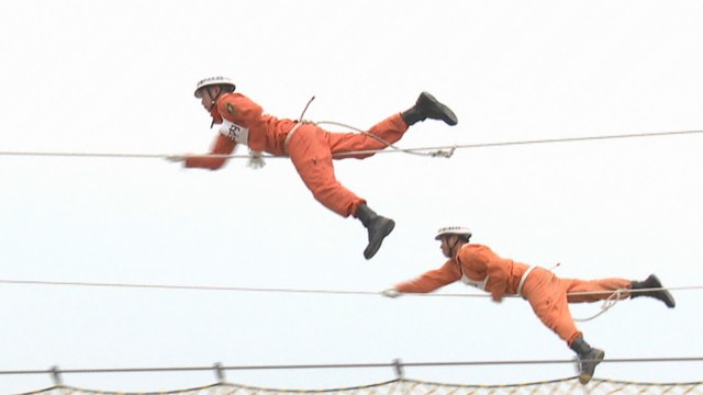 消防隊員が救助技術の正確さや迅速さなどを競う大会　成績上位者は中国大会へ　岡山
