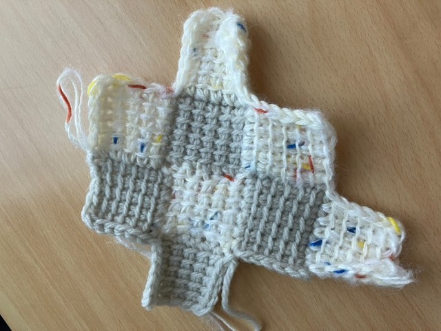 現在はブランケットを編み途中だそう／minoaさん提供