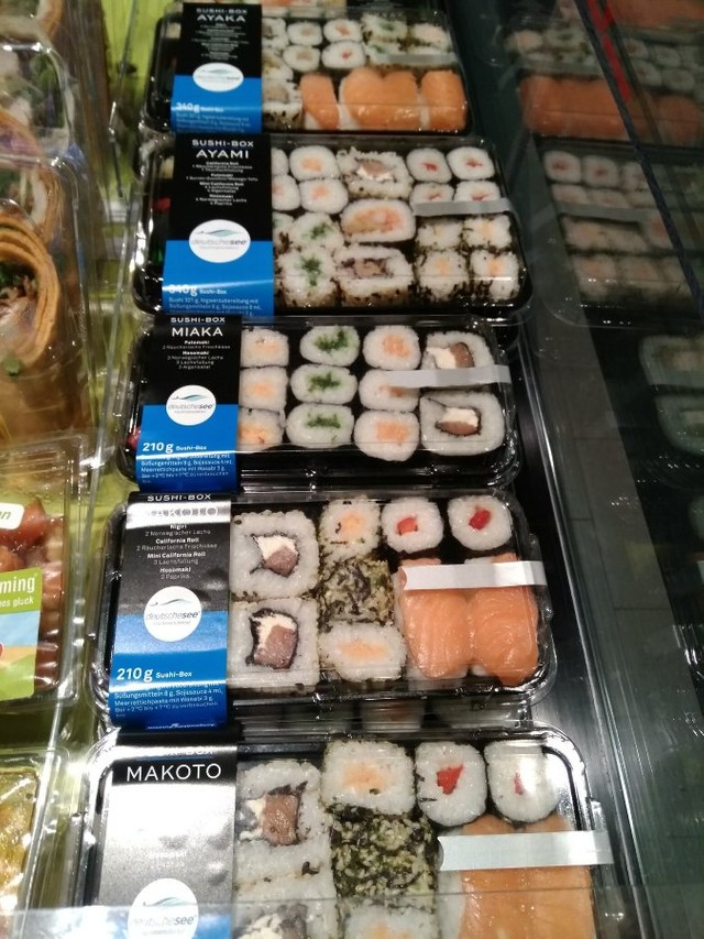 「AYAKA」「AYAMI」「MAKOTO」…確かに女性っぽい。 ※きんれーきさん提供