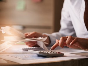 アパート経営が赤字になったらどうする？ 初年度の赤字や確定申告について解説