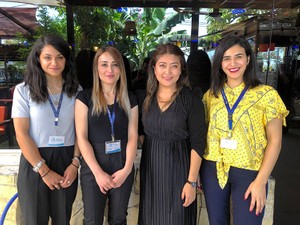 「世界でもっとも低い都市」で、子供たちに寄り添う仕事を選んだ日本人