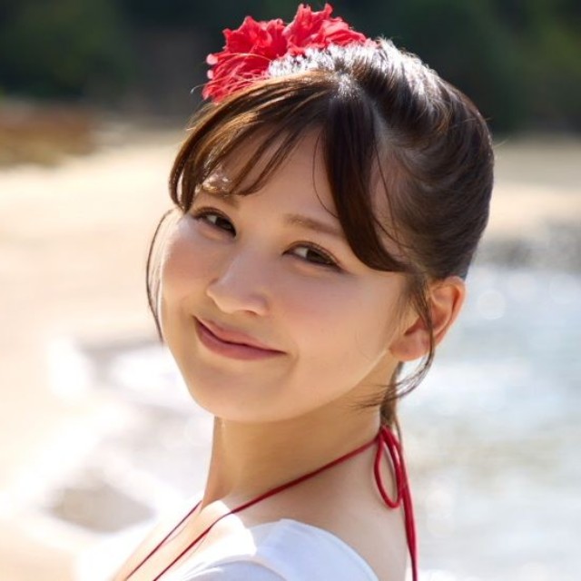 成瀬かのんのデジタル写真集『 成瀬かのん kanon mode Petite』