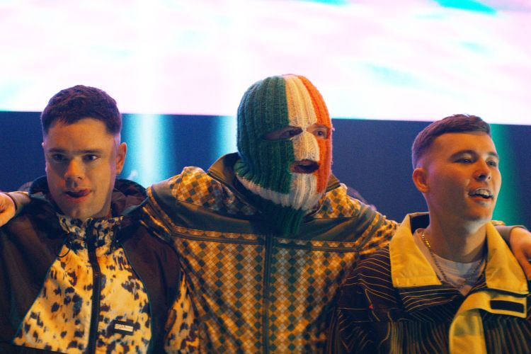 映画「ニーキャップ」の一場面＝©Kneecap Films Limited, Screen Market Research Limited t/a Wildcard and The British Film Institute 2024