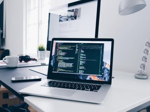 未経験のIT業界に転職した私を拾ってくれた上司。今は合わせる顔がないけども