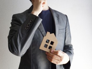 養子縁組を養親の死亡後に解消しても相続できる？ 死後離縁の手続きや養親の親族の扶養義務も解説