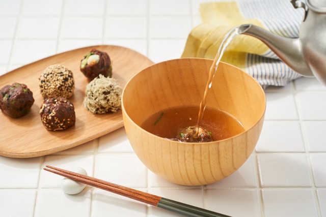 味噌玉があれば忙しいときでも簡単に「お味噌汁」が作れる※画像はイメージです（karin/stock.adobe.com）