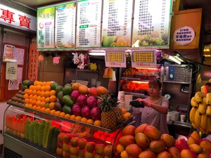 台湾の街を潤す飲み物屋さんと「小さな幸福」のかたち