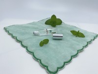 新発売のロールオンタイプは携帯に便利！価格は1,296円（税込）