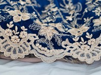 ブランド物のハンカチを半額で買いほくほくする自分に満足する