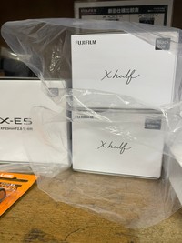 レアアイテムも取り扱い（杉山写真材料店提供）