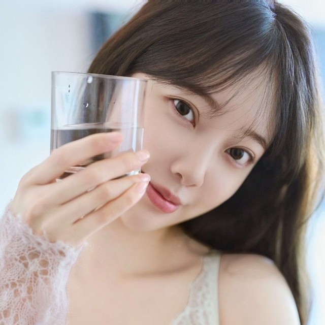 堀未央奈さん写真集（撮影：藤原宏)