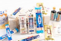 兵庫が誇る手延素麺「揖保乃糸」（兵庫県手延素麺協同組合提供）