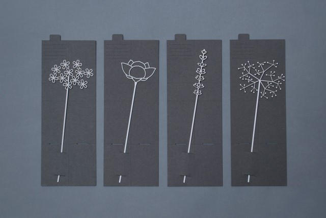 組み立てると一輪挿しになる手紙「hanategami」（辻尾一平さんTwitterより）